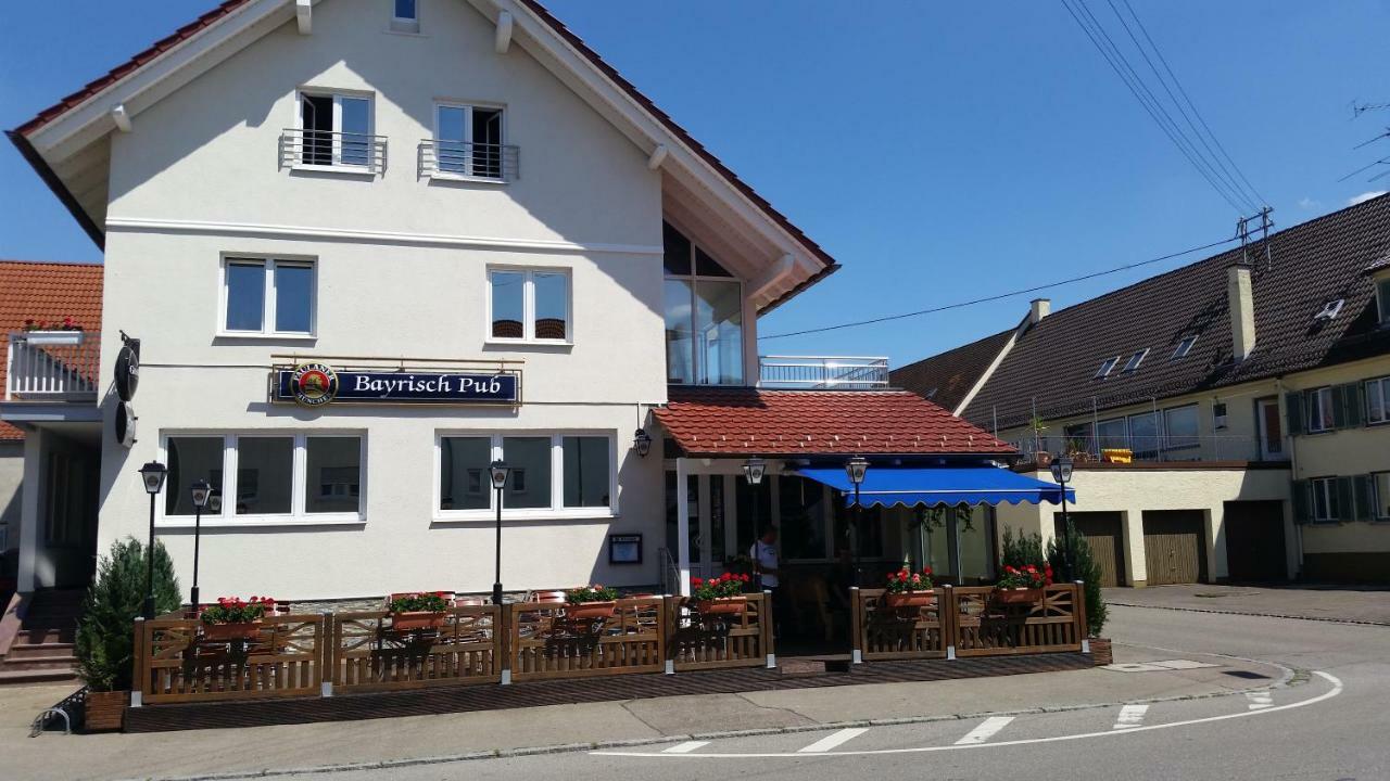 Apartments Zum Bayrisch Pub Weißenhorn Exterior foto